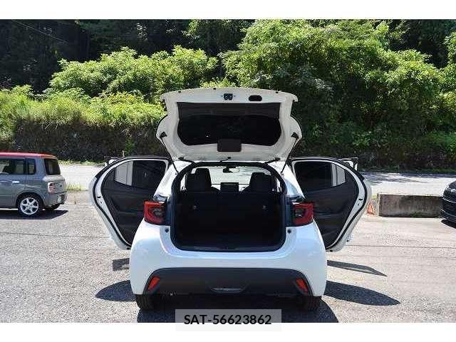 Toyota YARIS 2021-04 8355952-25