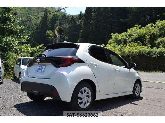 Toyota YARIS 2021-04 8355952-7