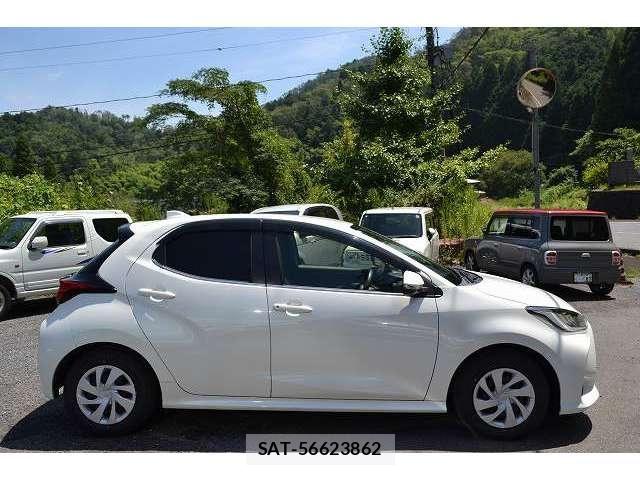 Toyota YARIS 2021-04 8355952-8
