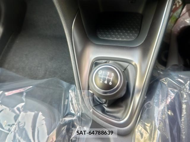 Toyota YARIS 2026-05 8369973-19
