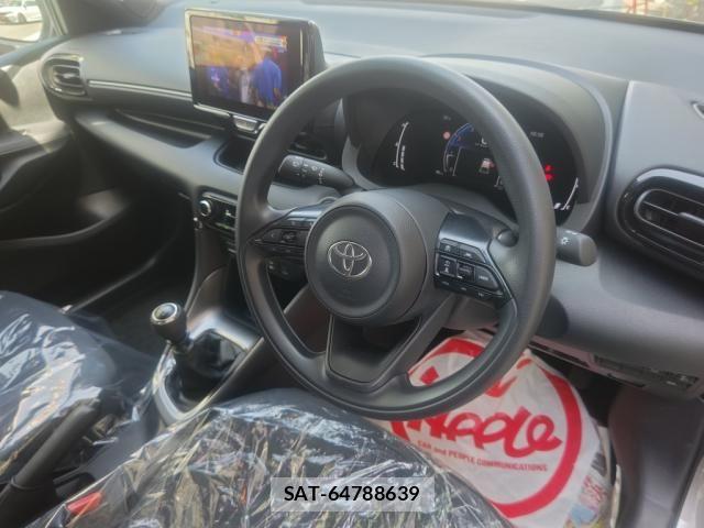 Toyota YARIS 2026-05 8369973-20