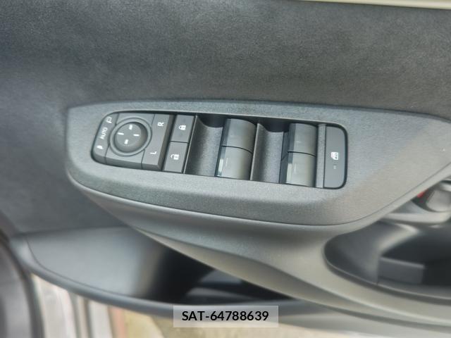 Toyota YARIS 2026-05 8369973-24