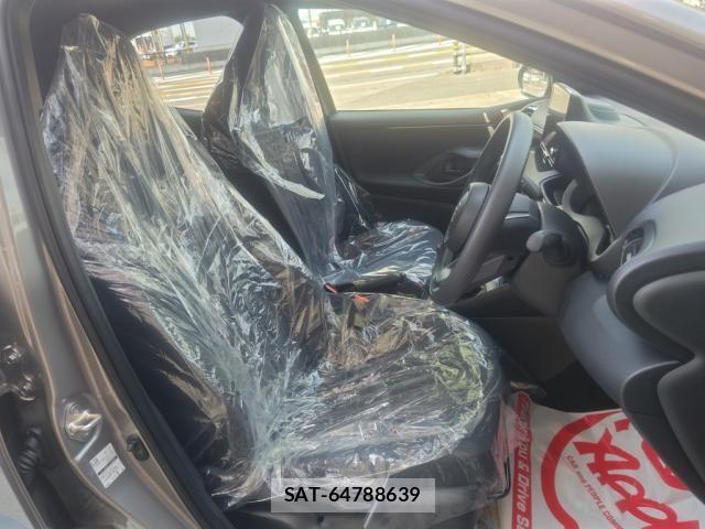 Toyota YARIS 2026-05 8369973-25