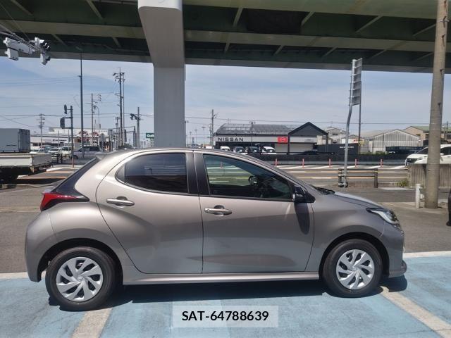 Toyota YARIS 2026-05 8369973-8