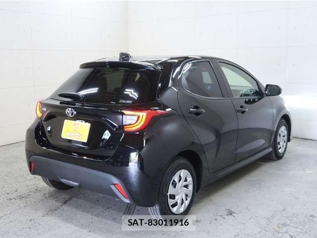 Toyota YARIS 2022-03 8369977-16