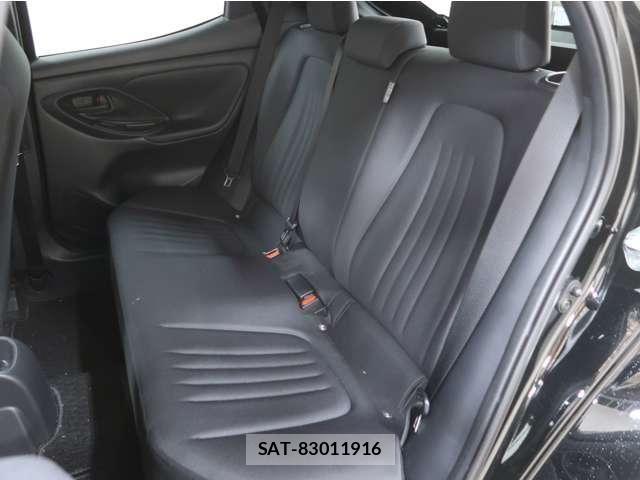 Toyota YARIS 2022-03 8369977-23