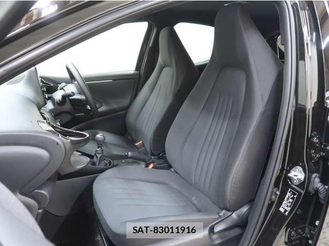 Toyota YARIS 2022-03 8369977-24