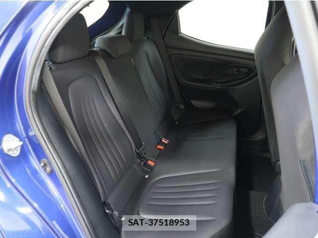 Toyota YARIS 2020-10 8369988-10