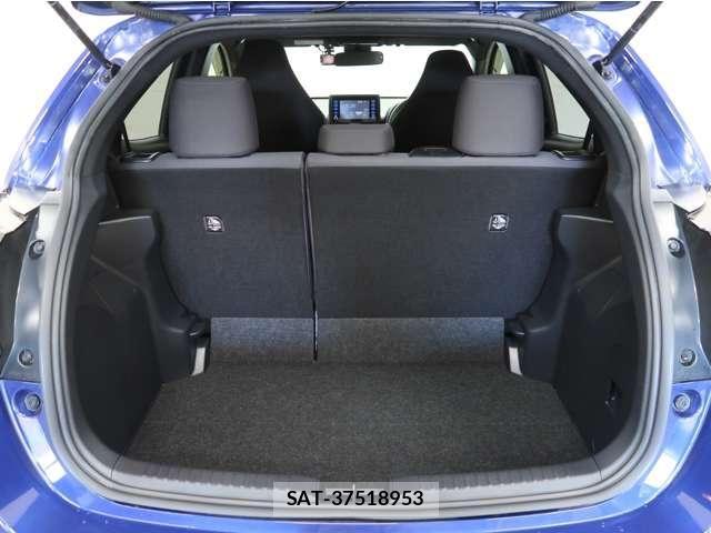 Toyota YARIS 2020-10 8369988-21