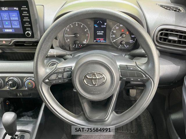 Toyota YARIS 2021-08 8369984-10
