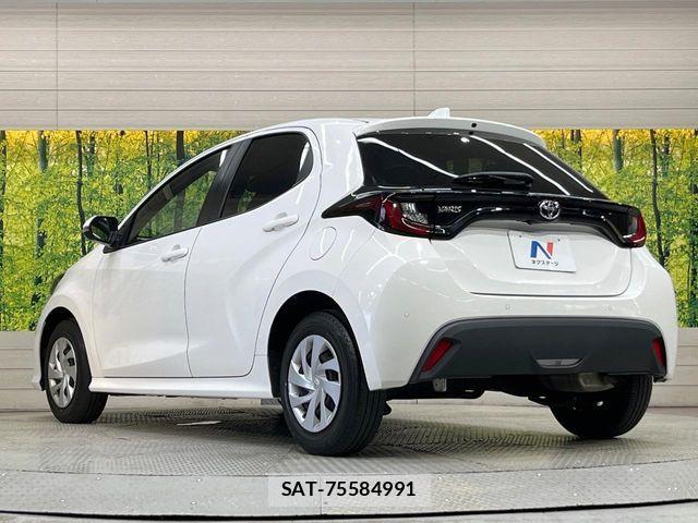 Toyota YARIS 2021-08 8369984-16