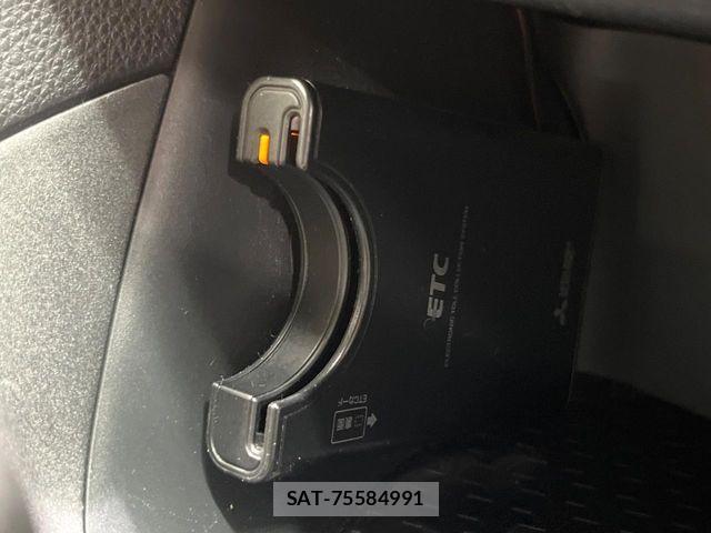 Toyota YARIS 2021-08 8369984-5