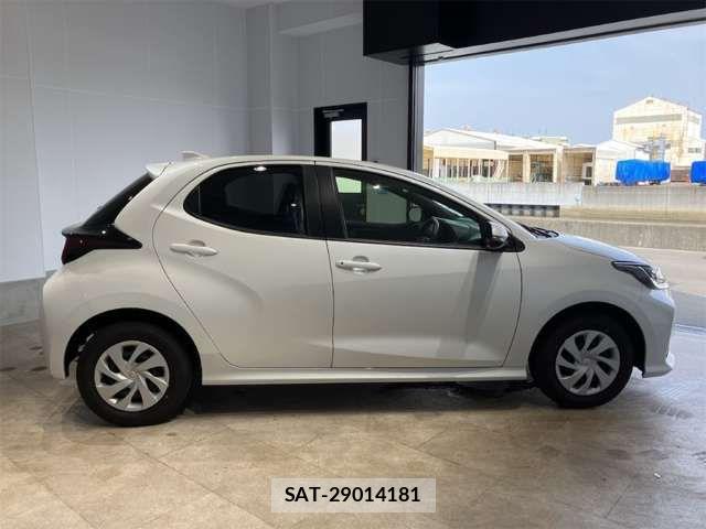 Toyota YARIS 2024-12 8369975-9