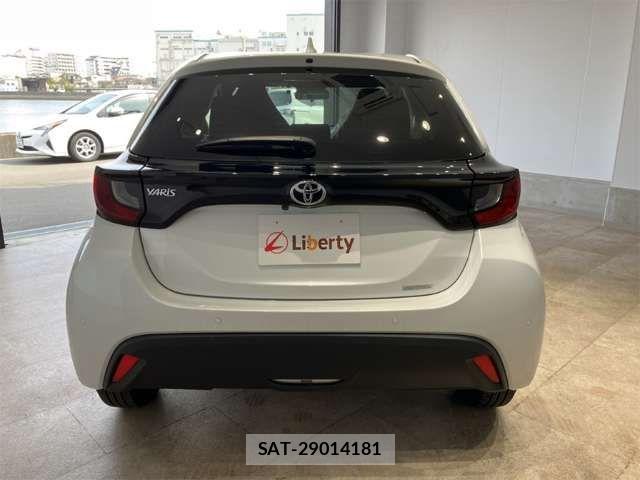 Toyota YARIS 2024-12 8369975-12