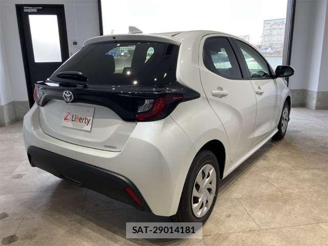 Toyota YARIS 2024-12 8369975-13