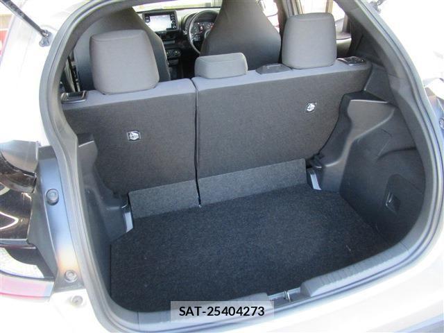 Toyota YARIS 2020-03 8369981-13