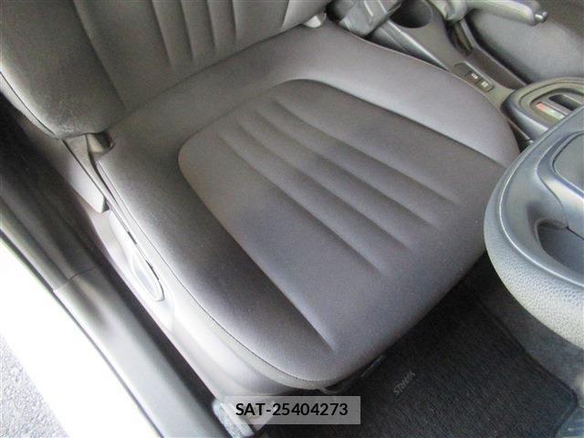 Toyota YARIS 2020-03 8369981-16