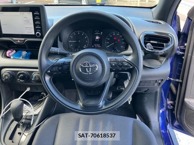 Toyota YARIS 2023-08 8369982-10