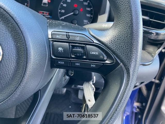 Toyota YARIS 2023-08 8369982-11
