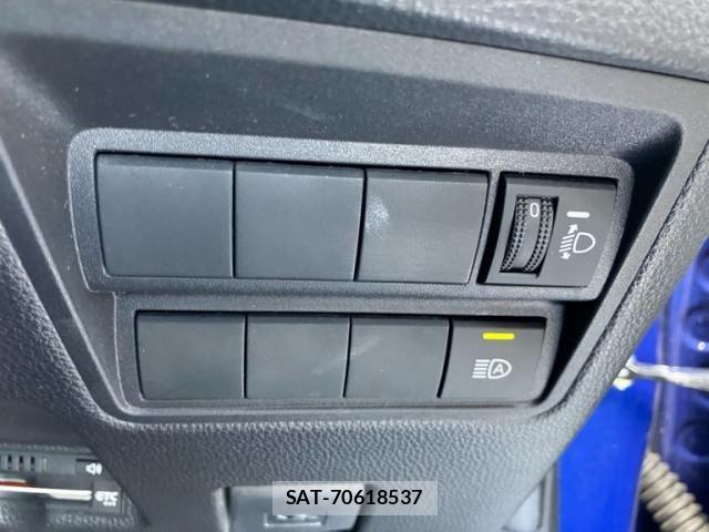Toyota YARIS 2023-08 8369982-13