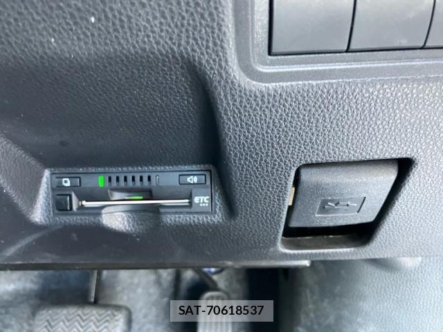 Toyota YARIS 2023-08 8369982-14