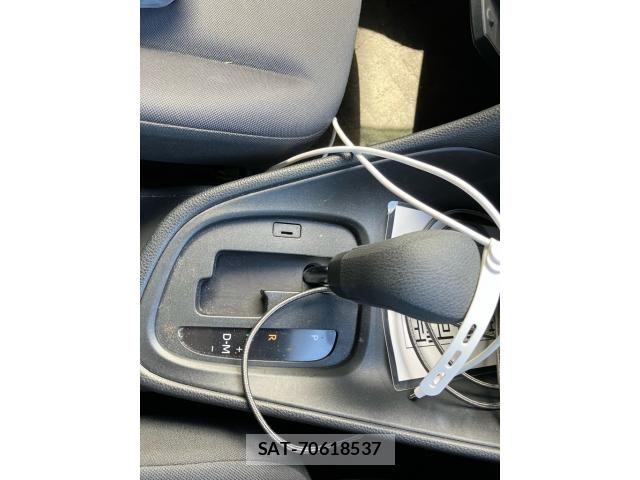 Toyota YARIS 2023-08 8369982-18