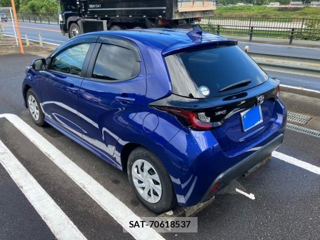 Toyota YARIS 2023-08 8369982-1