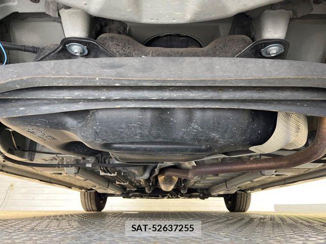 Toyota YARIS 2021-07 8369985-18