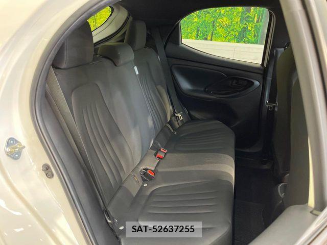 Toyota YARIS 2021-07 8369985-8