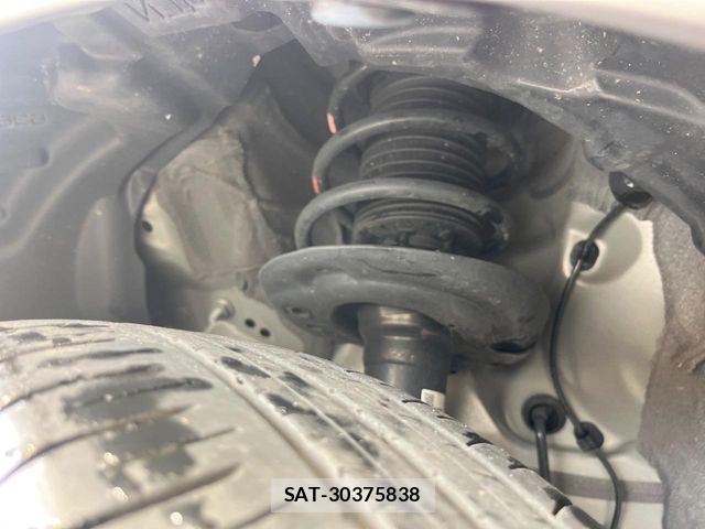 Toyota YARIS 2023-07 8369980-18
