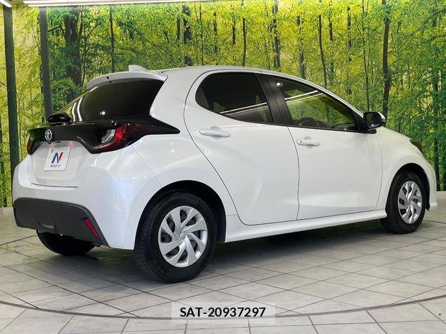 Toyota YARIS 2023-07 8369978-16