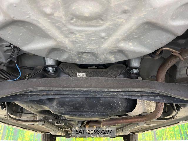 Toyota YARIS 2023-07 8369978-18