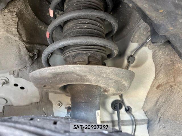 Toyota YARIS 2023-07 8369978-19