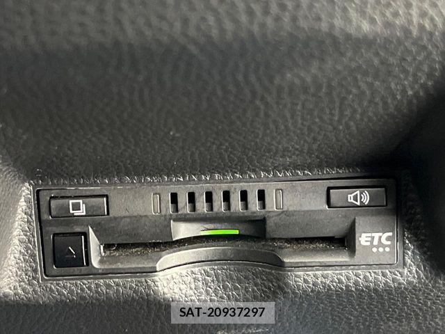 Toyota YARIS 2023-07 8369978-5