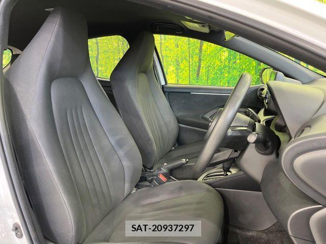 Toyota YARIS 2023-07 8369978-7