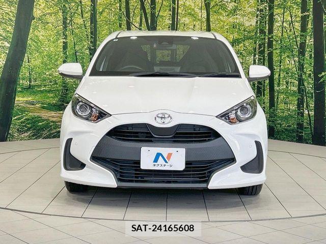 Toyota YARIS 2021-07 8369986-13