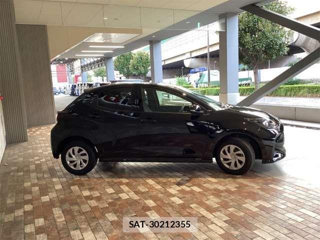 Toyota YARIS 2025-02 8369974-15