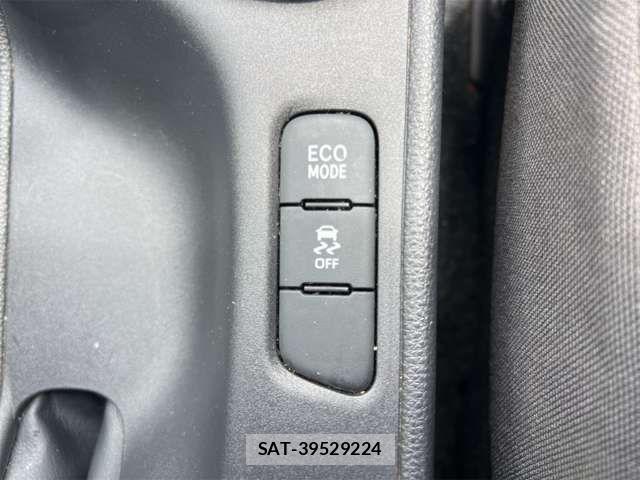 Toyota YARIS 2021-09 8372428-10