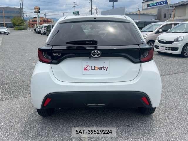 Toyota YARIS 2021-09 8372428-16
