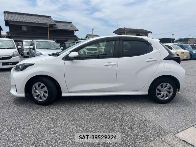 Toyota YARIS 2021-09 8372428-18