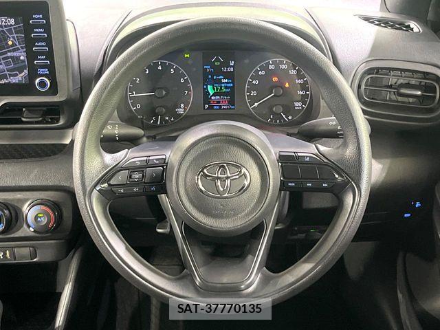 Toyota YARIS 2023-07 8372426-10