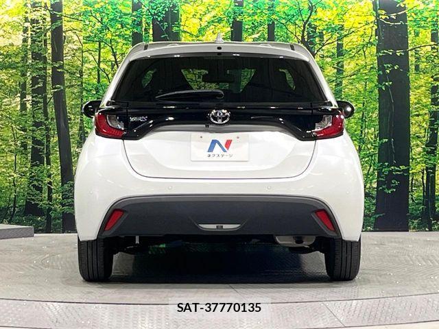 Toyota YARIS 2023-07 8372426-14