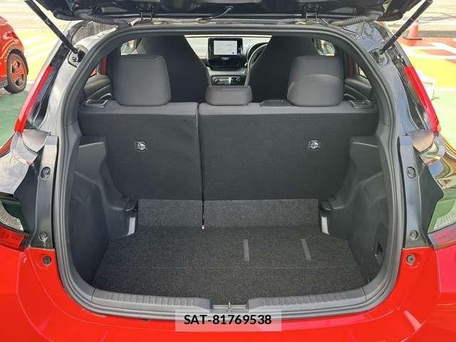 Toyota YARIS 2024-10 8416062-9