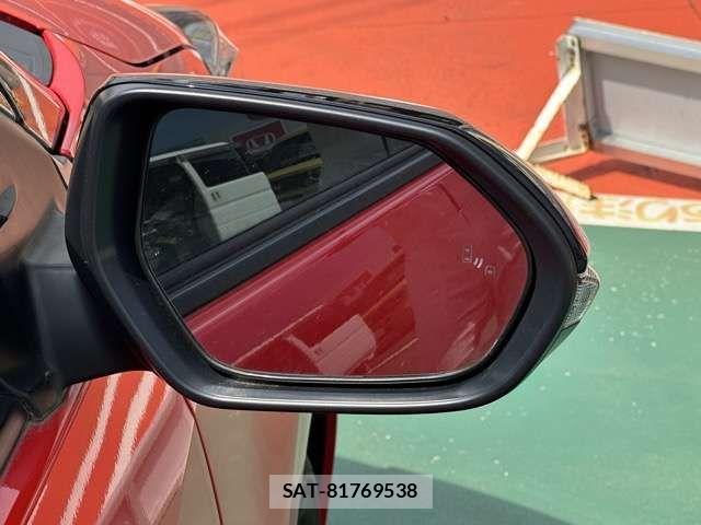 Toyota YARIS 2024-10 8416062-13