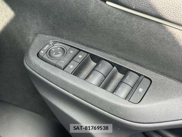 Toyota YARIS 2024-10 8416062-14