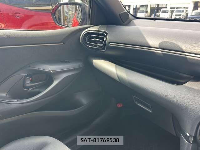 Toyota YARIS 2024-10 8416062-18
