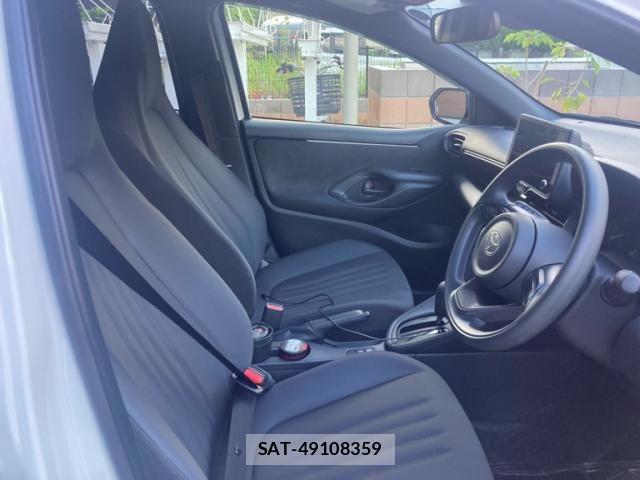 Toyota YARIS 2026-07 8416061-10
