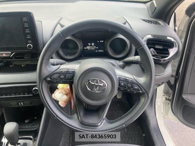 Toyota YARIS 2022-02 8416065-14