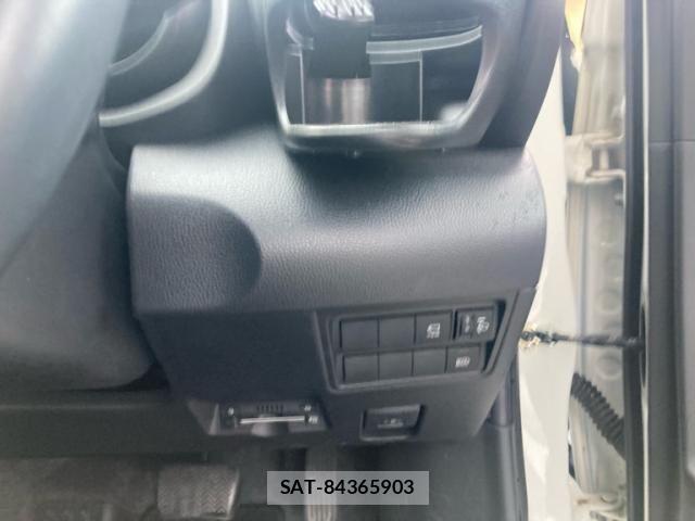 Toyota YARIS 2022-02 8416065-15