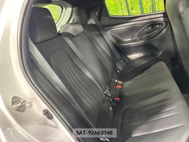 Toyota YARIS 2024-06 8439176-9